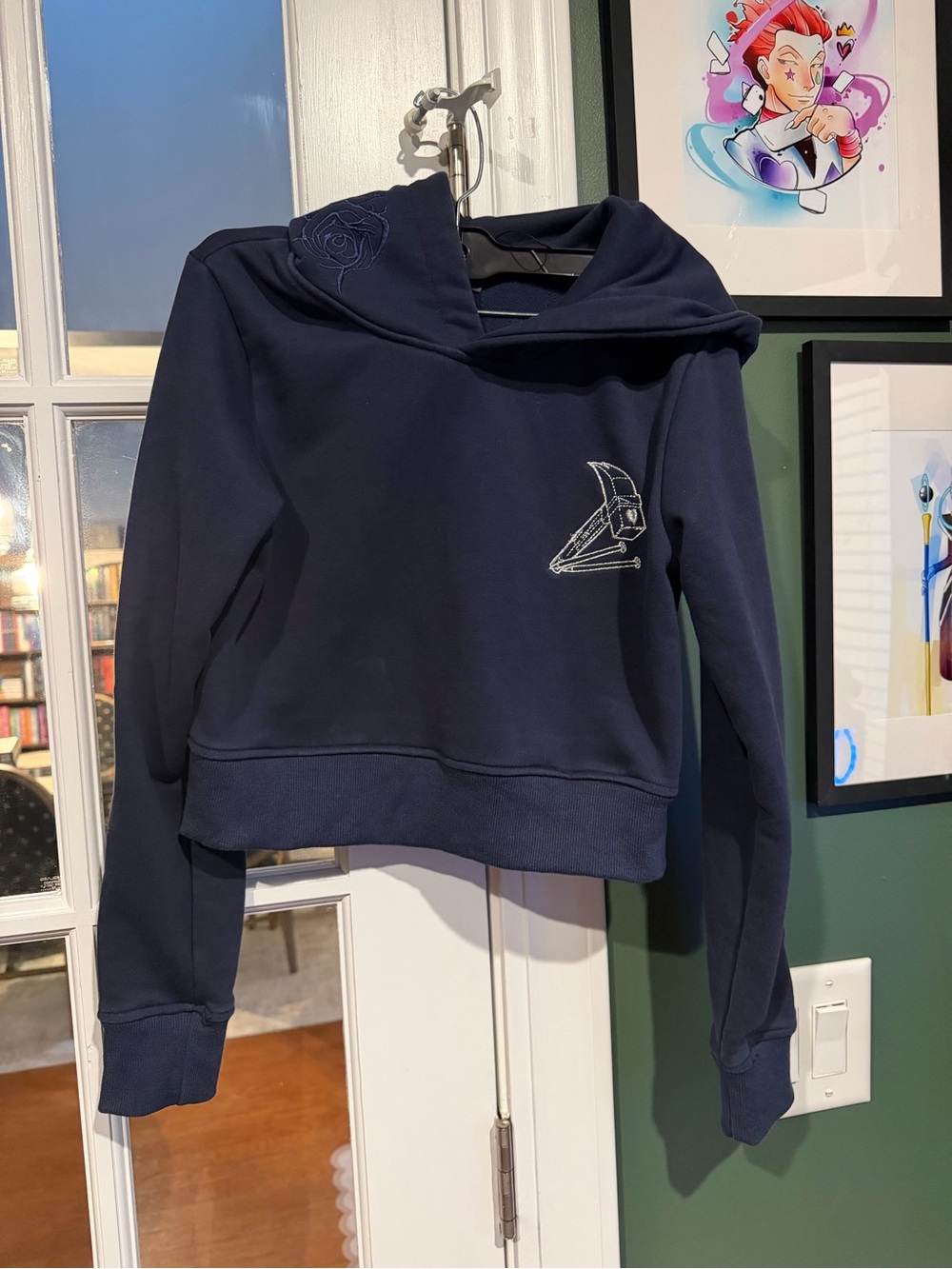 Invicta Navy Cropped Crewneck Sweatshirt with Embroidered Details